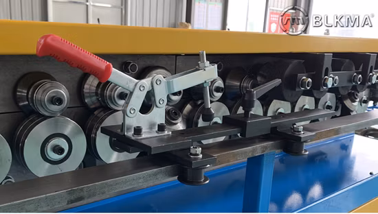 Macchina per la formatura di flange Tdf per condotti in lamiera / Macchina per la produzione di flange